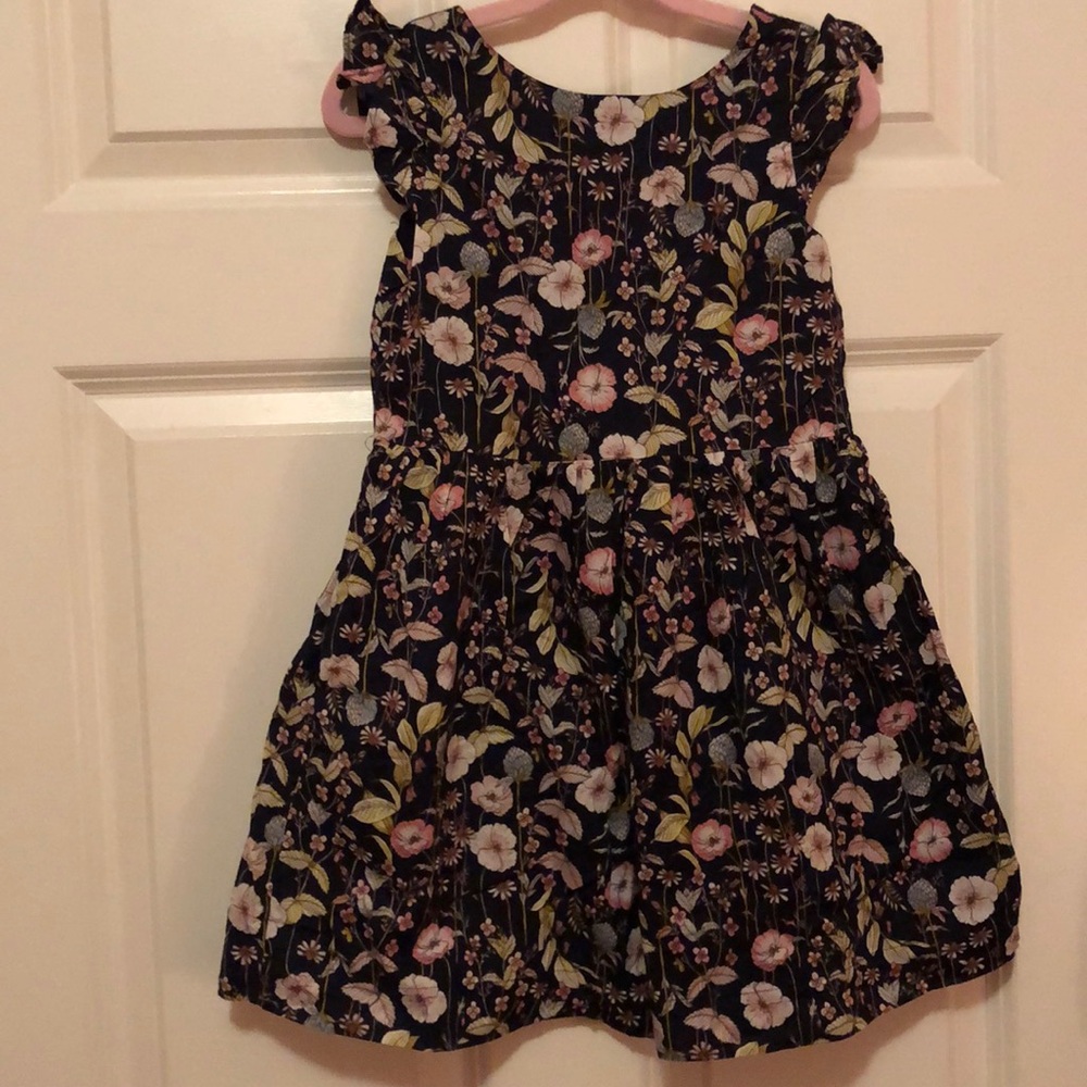 Gap girls dress, black with flower pattern, 100% cotton, size S